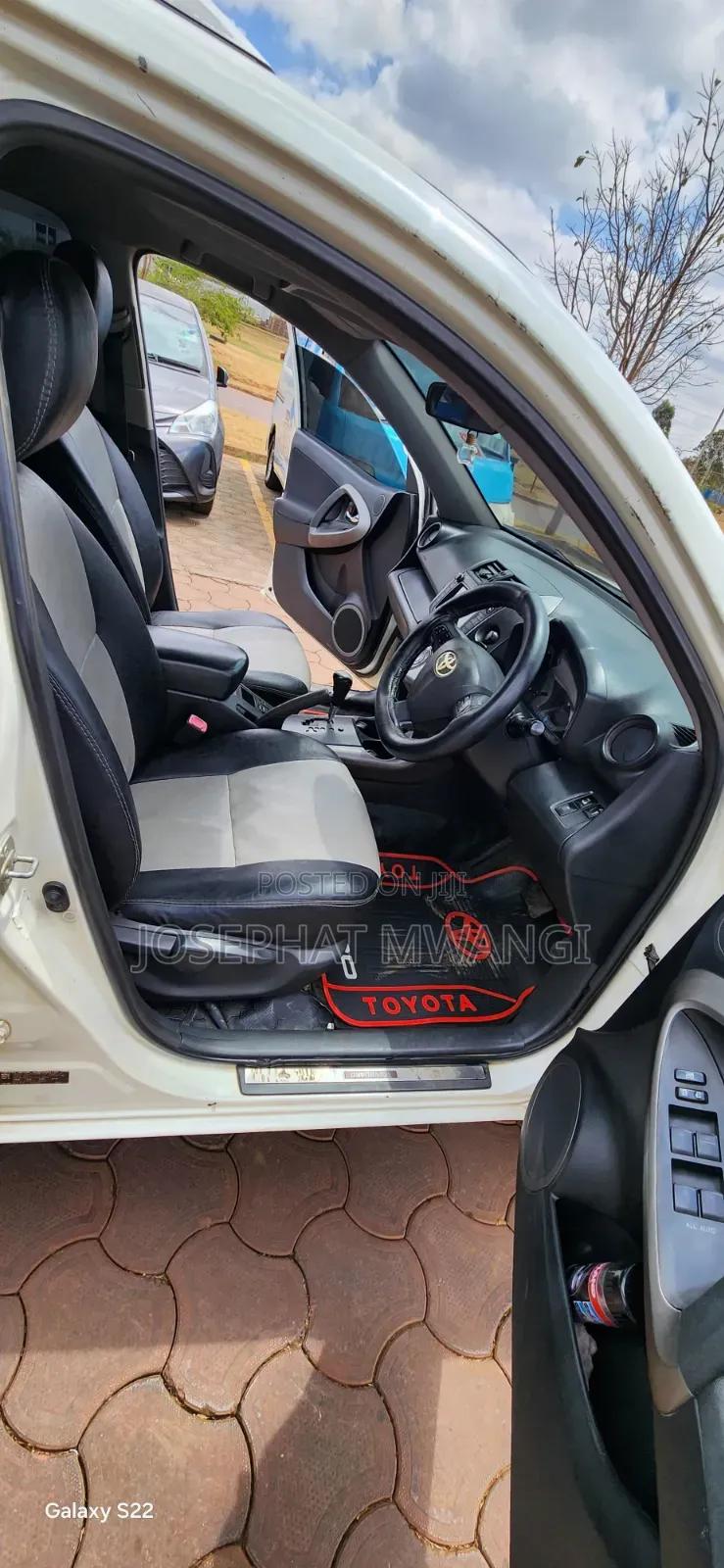 Toyota Vanguard 2010 White