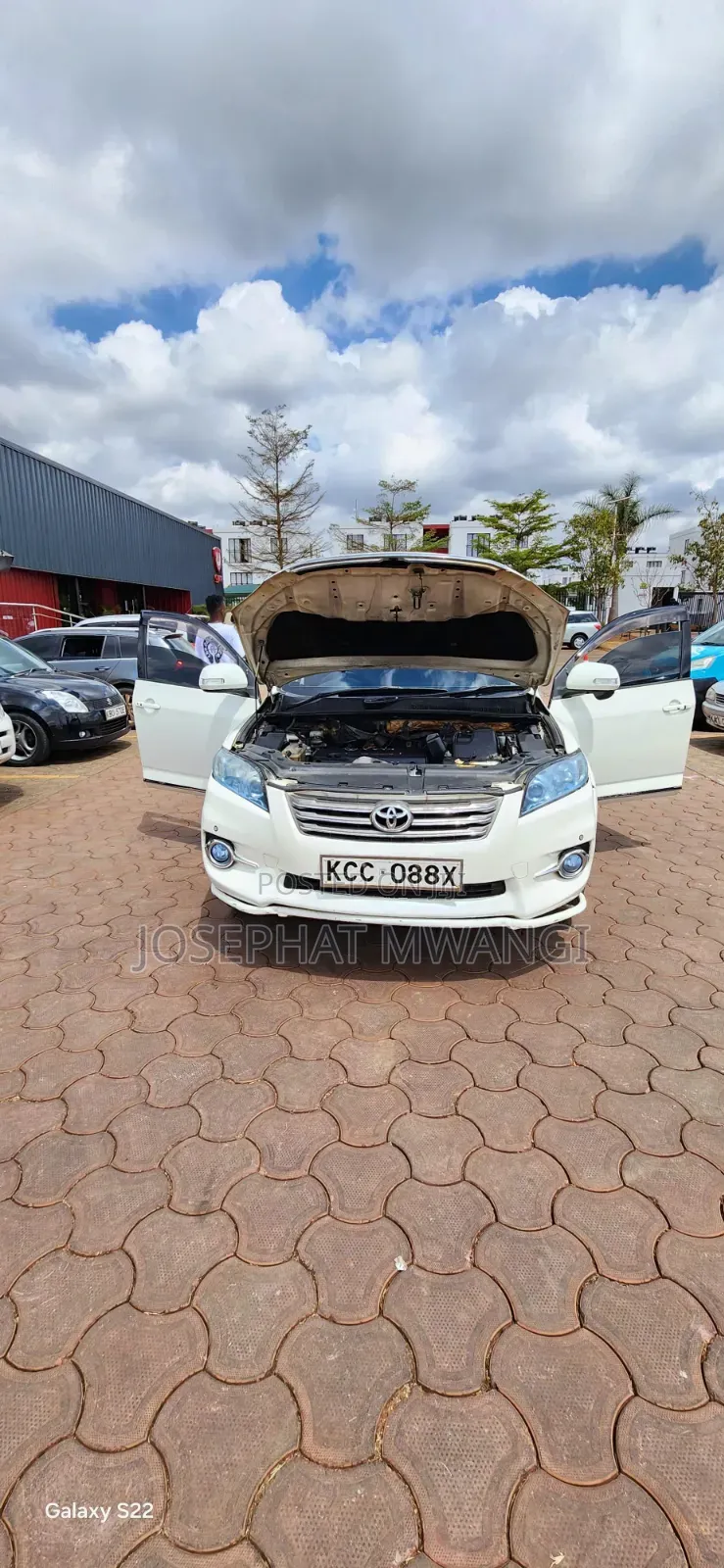 Toyota Vanguard 2010 White