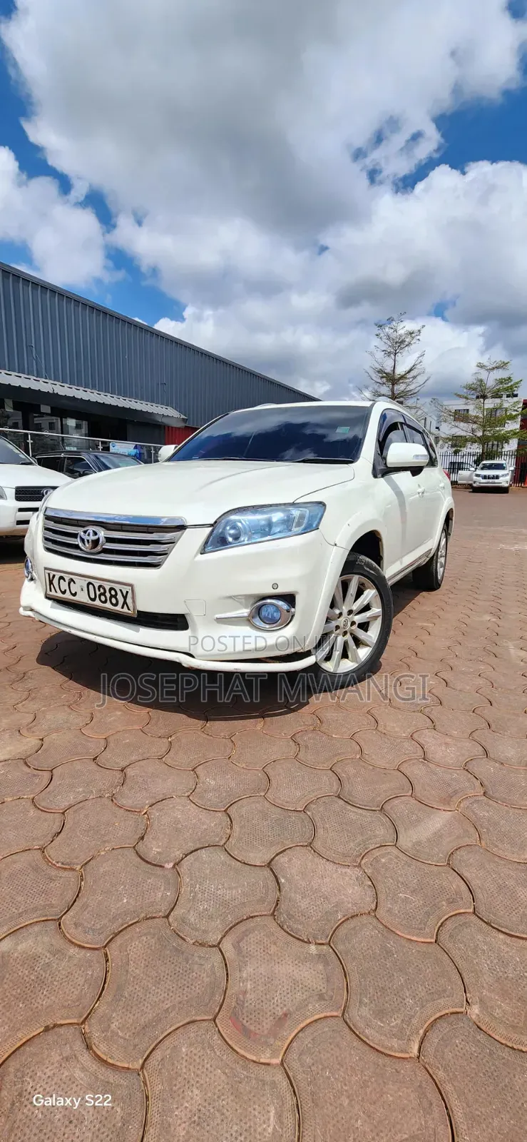 Toyota Vanguard 2010 White