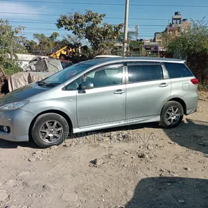 Toyota Wish 2012 Silver