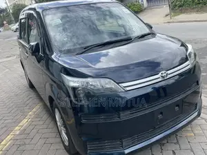 Toyota Spade 1.5 2019 Blue