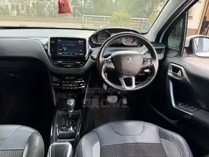 Peugeot 2008 1.2 PureTech (130 Hp) 2017 White