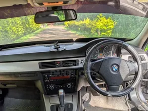 BMW 320i 2008 Gray