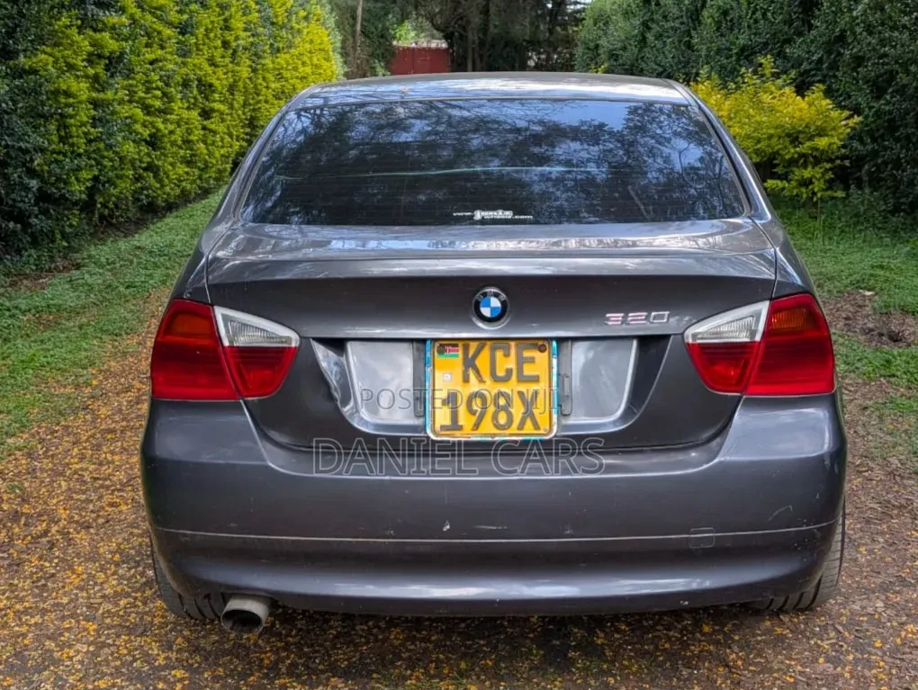 BMW 320i 2008 Gray
