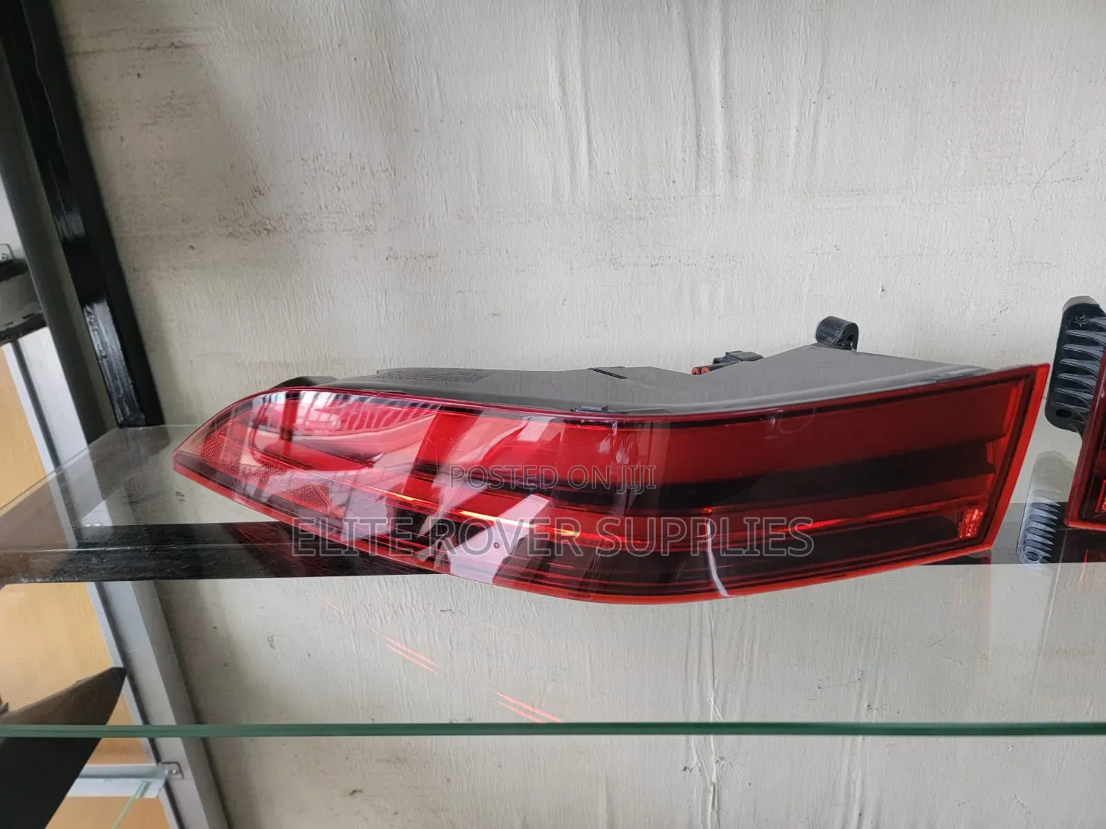 Jaguar E-Pace (2017-2023) Taillight