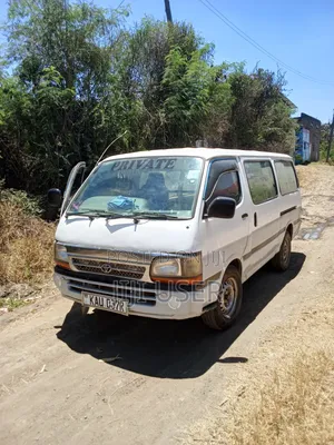 Toyota HiAce 1999 White