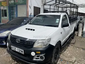 Toyota Hilux 2012 White