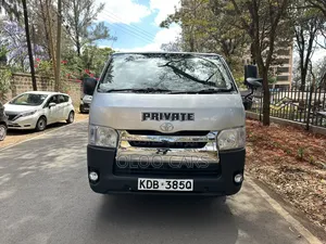 Toyota HiAce 2014 Silver