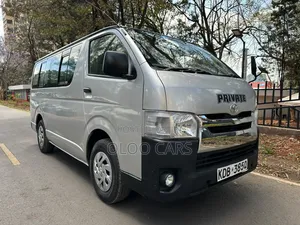 Toyota HiAce 2014 Silver