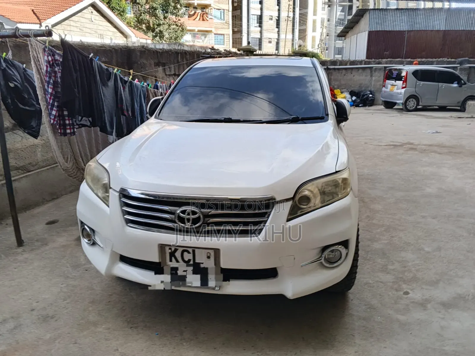 Toyota Vanguard 2010 White