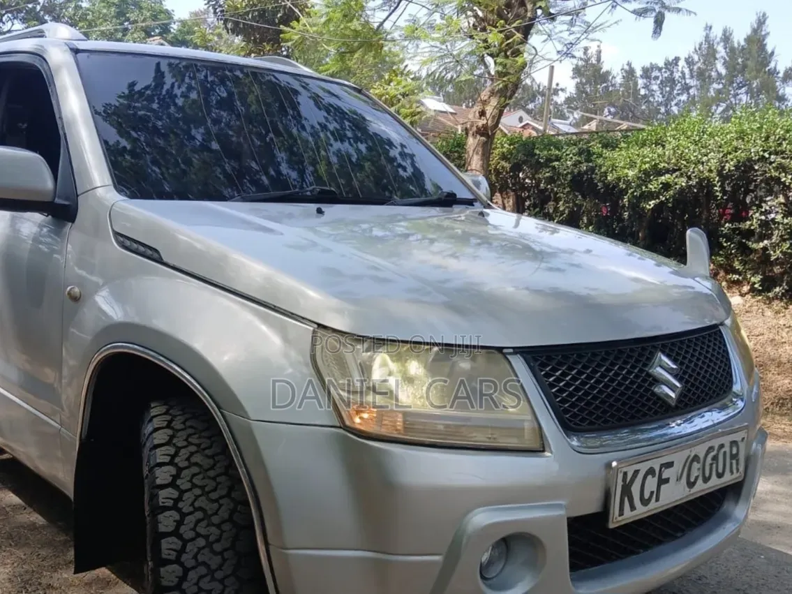 Suzuki Escudo 2008 Silver