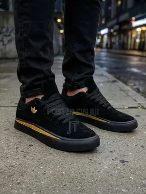 Adidas Saloba Black /Gold
Sizes Available (41/42/43/44)