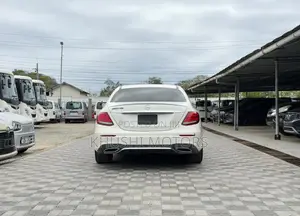 Mercedes-Benz E220 2017 White