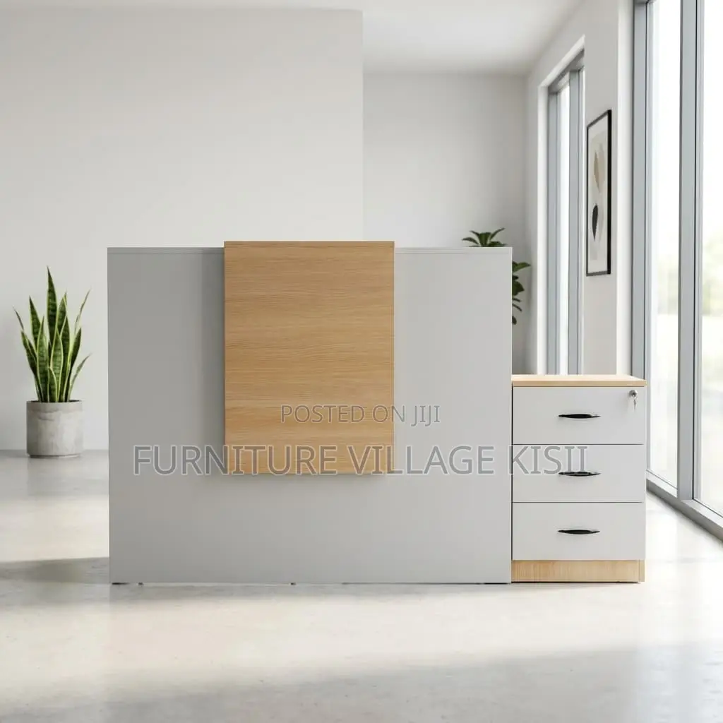 1.4M Reception Desk With Pedestral