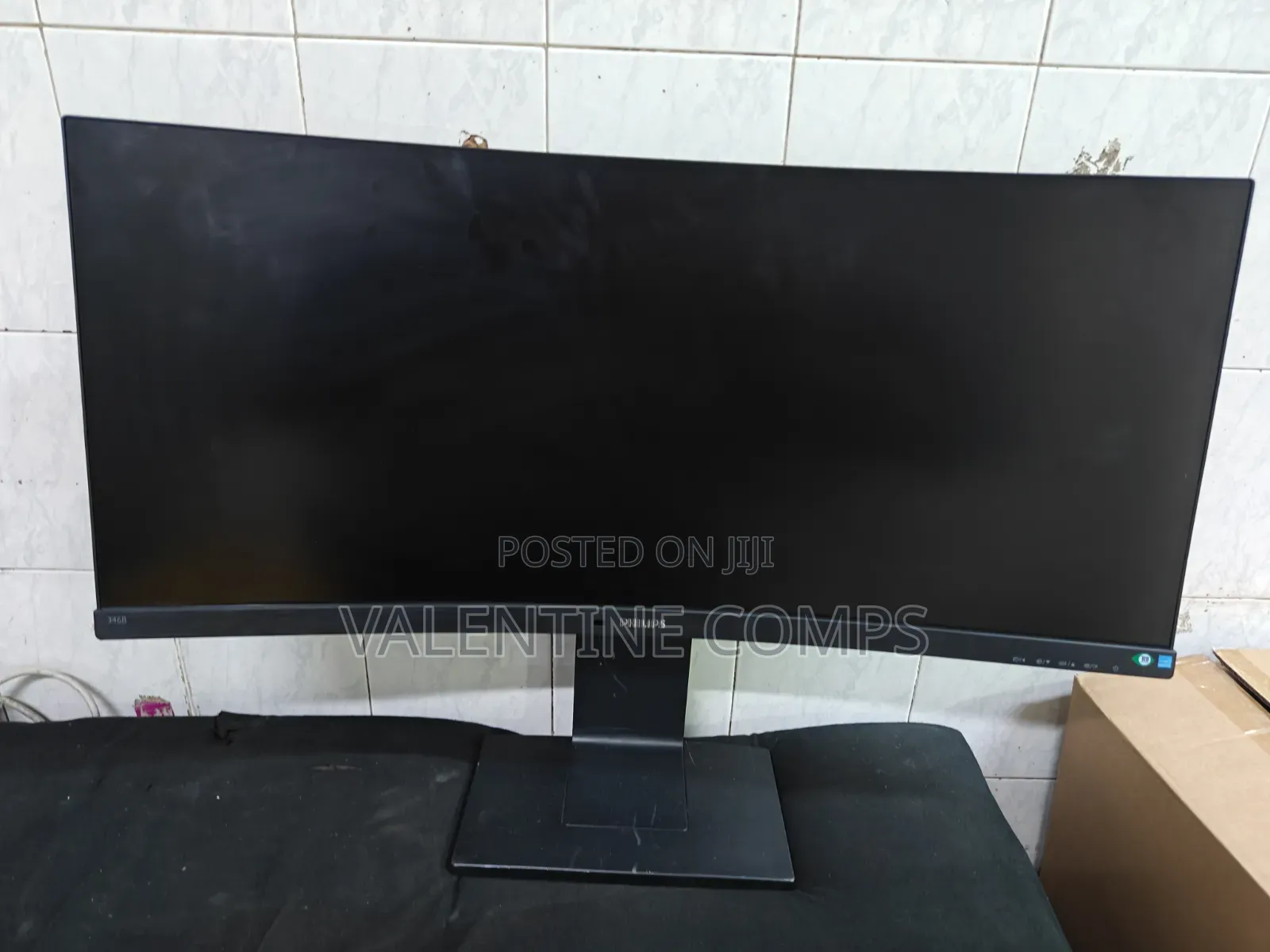 Phillips 34 Inches Curved