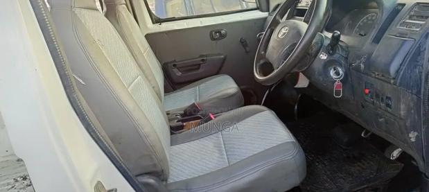 Toyota TownAce 2011 White - thumbnail 6