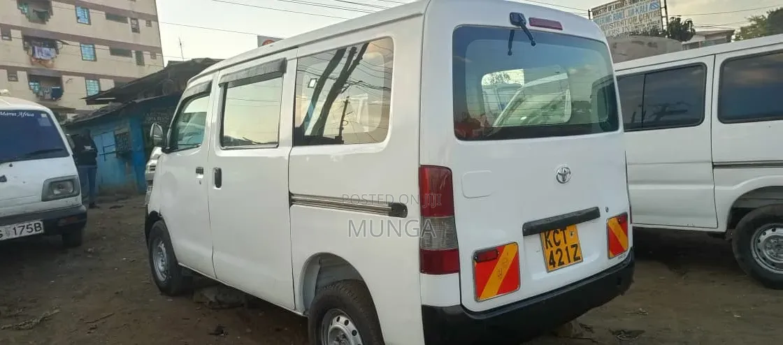 Toyota TownAce 2011 White