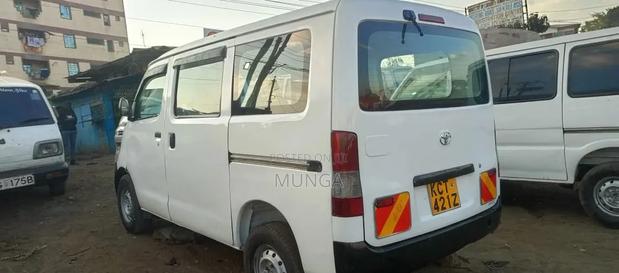 Toyota TownAce 2011 White - thumbnail 11