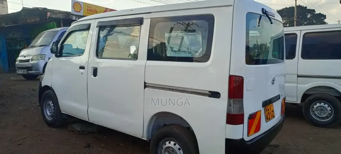 Toyota TownAce 2011 White