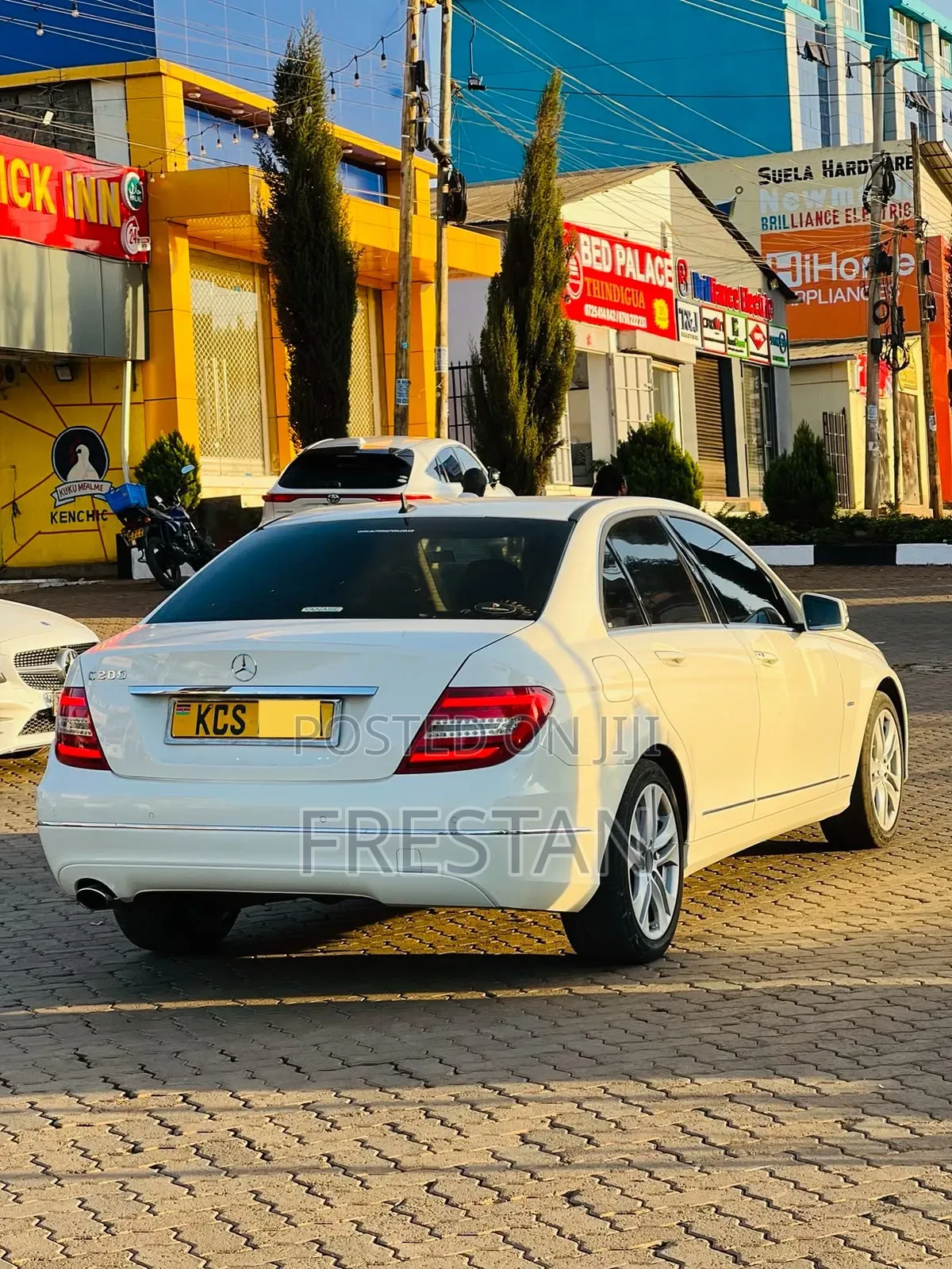 Mercedes-Benz C200 2011 White