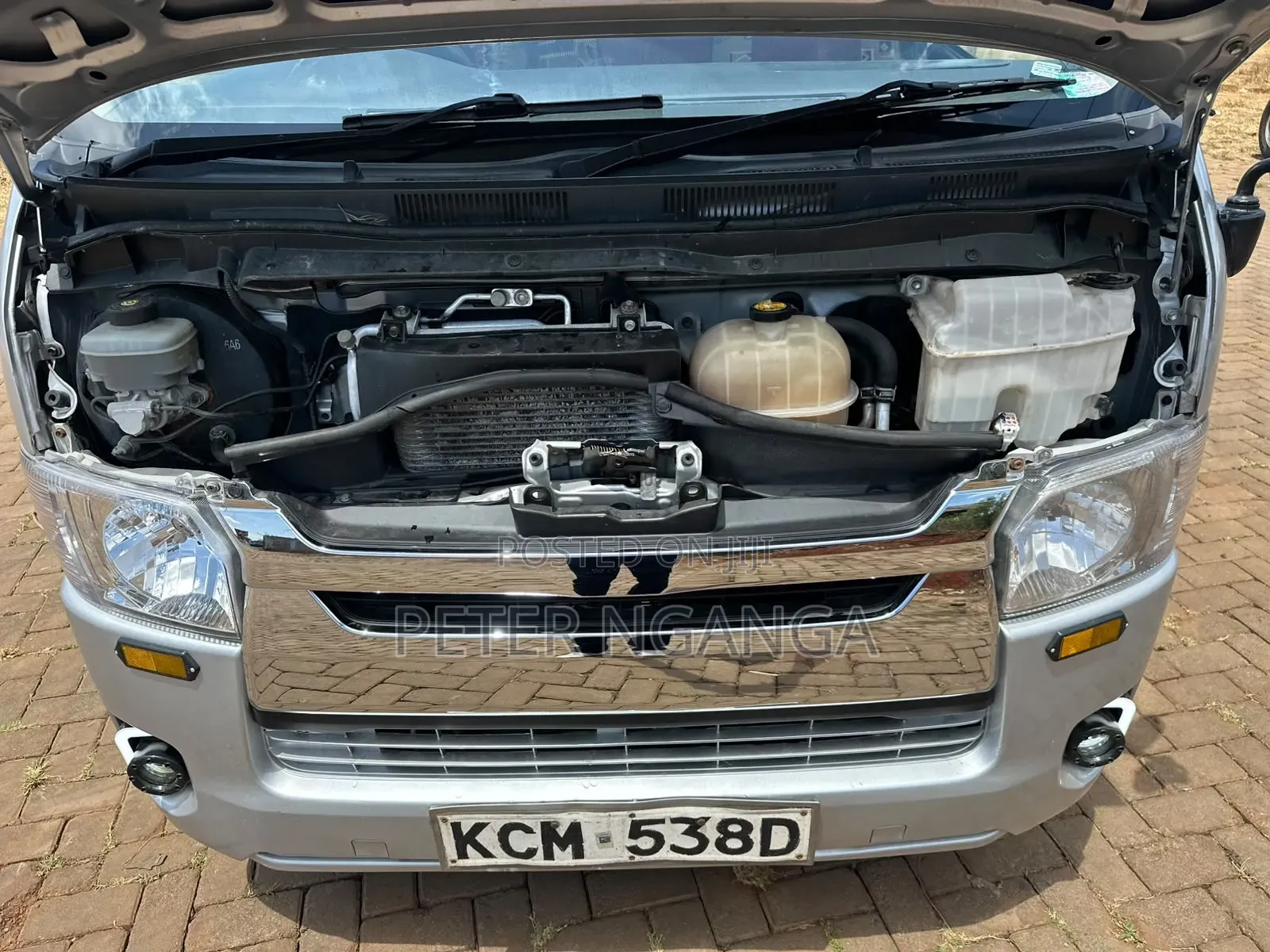 Toyota HiAce 2010 Silver