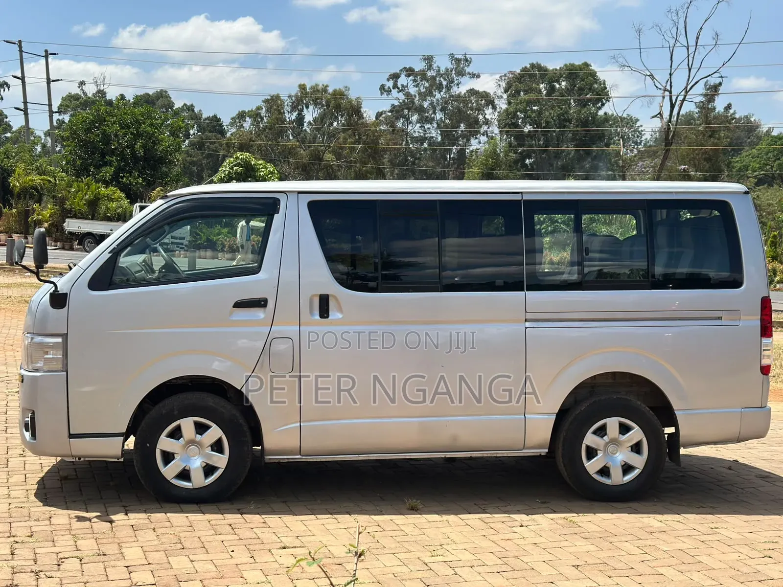Toyota HiAce 2010 Silver