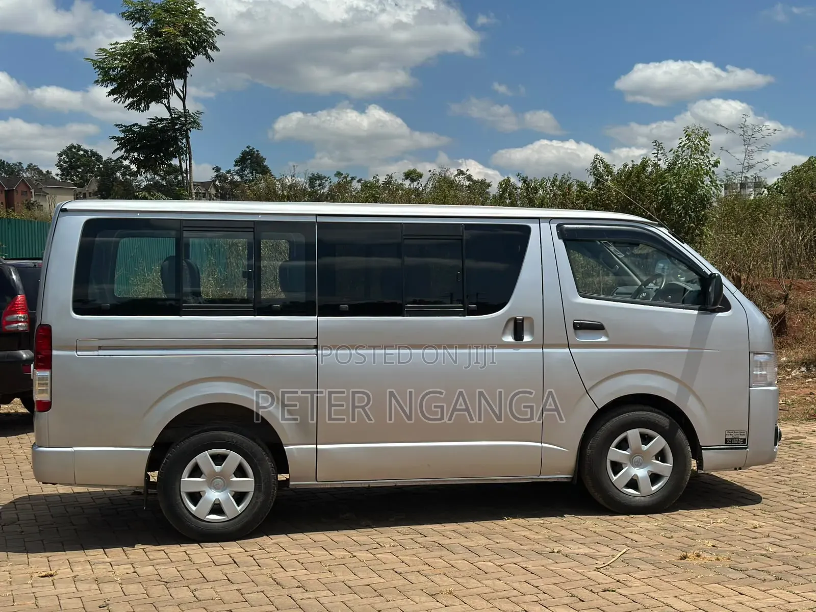 Toyota HiAce 2010 Silver