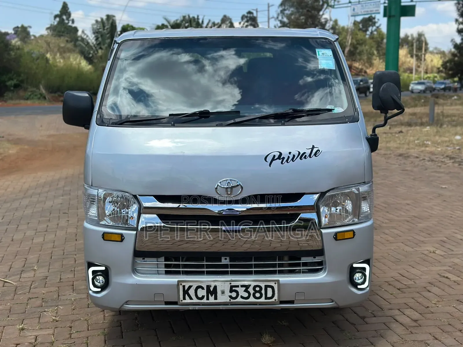 Toyota HiAce 2010 Silver