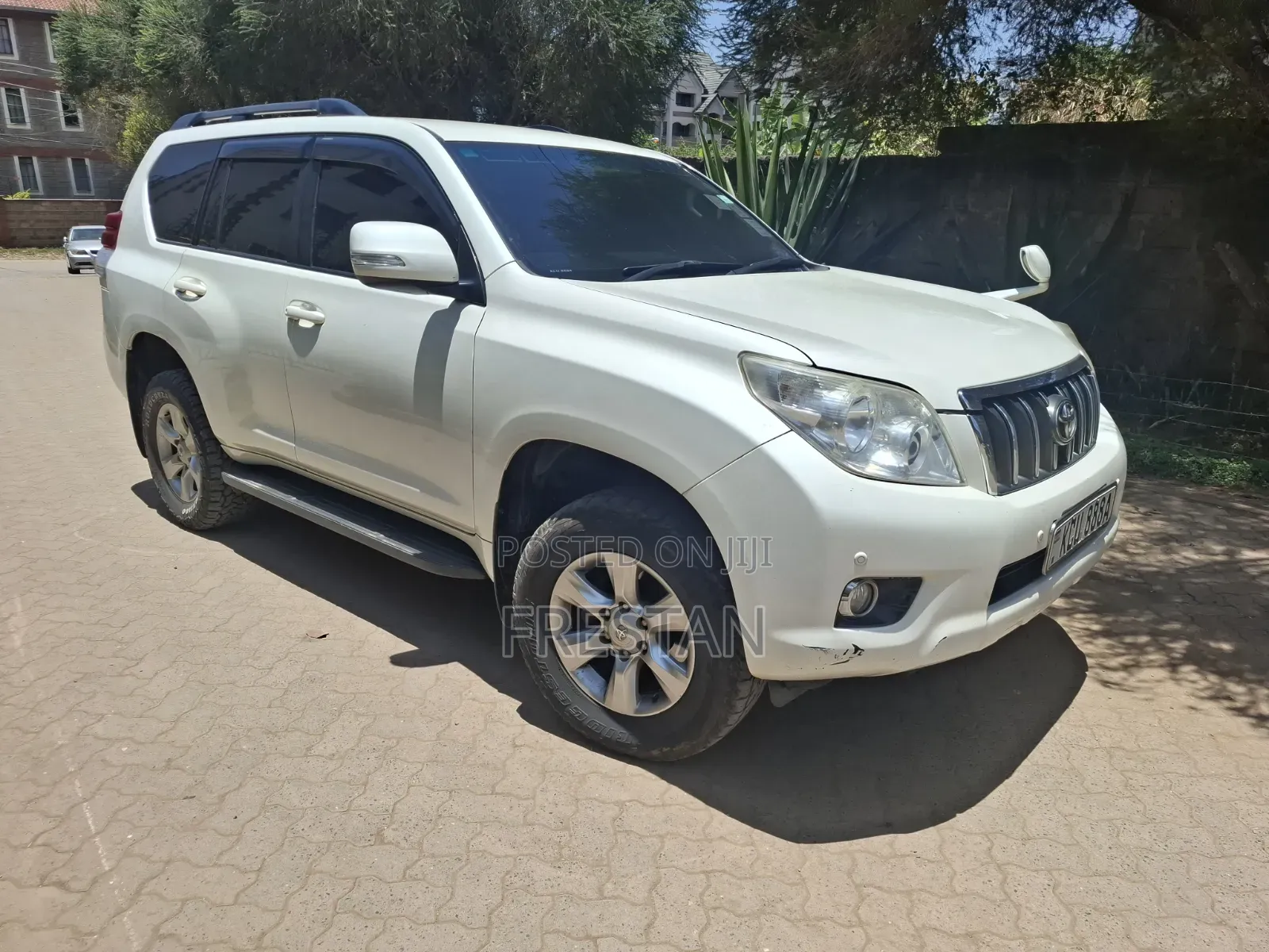 Toyota Land Cruiser Prado 2012 White