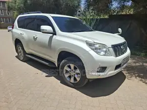 Toyota Land Cruiser Prado 2012 White