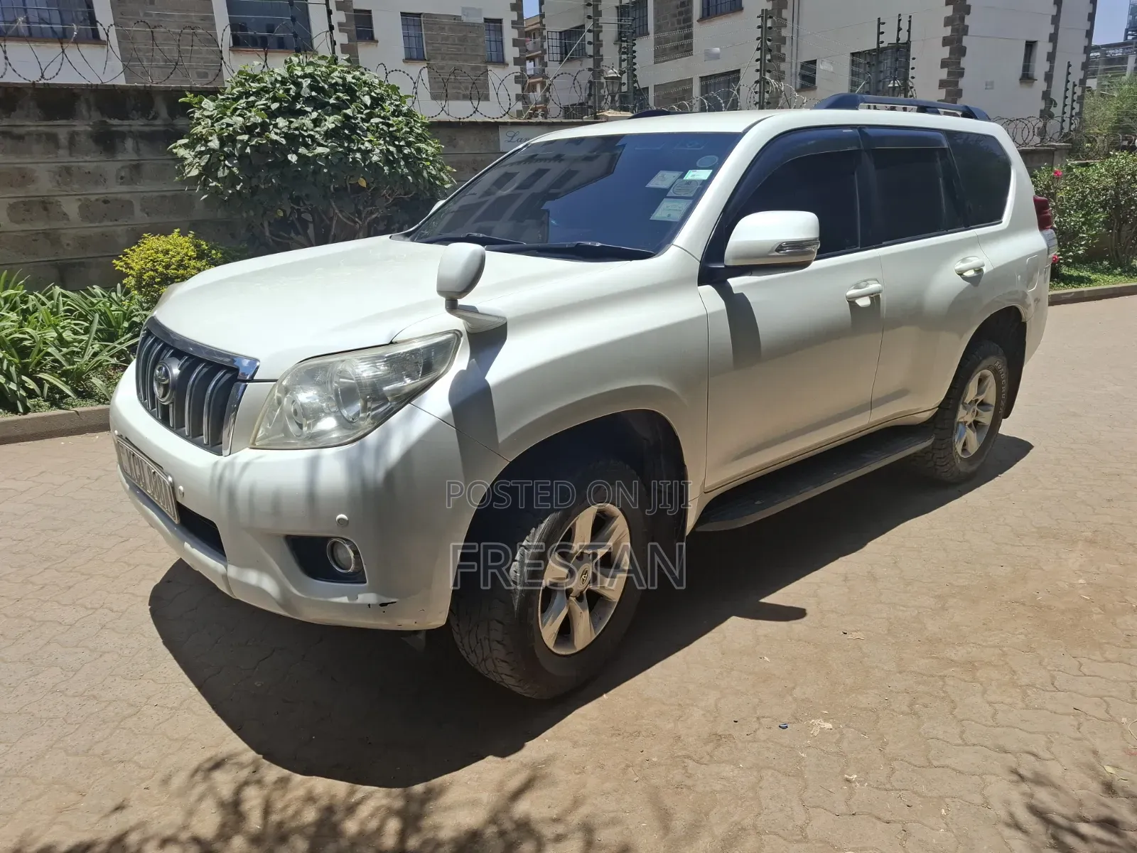 Toyota Land Cruiser Prado 2012 White