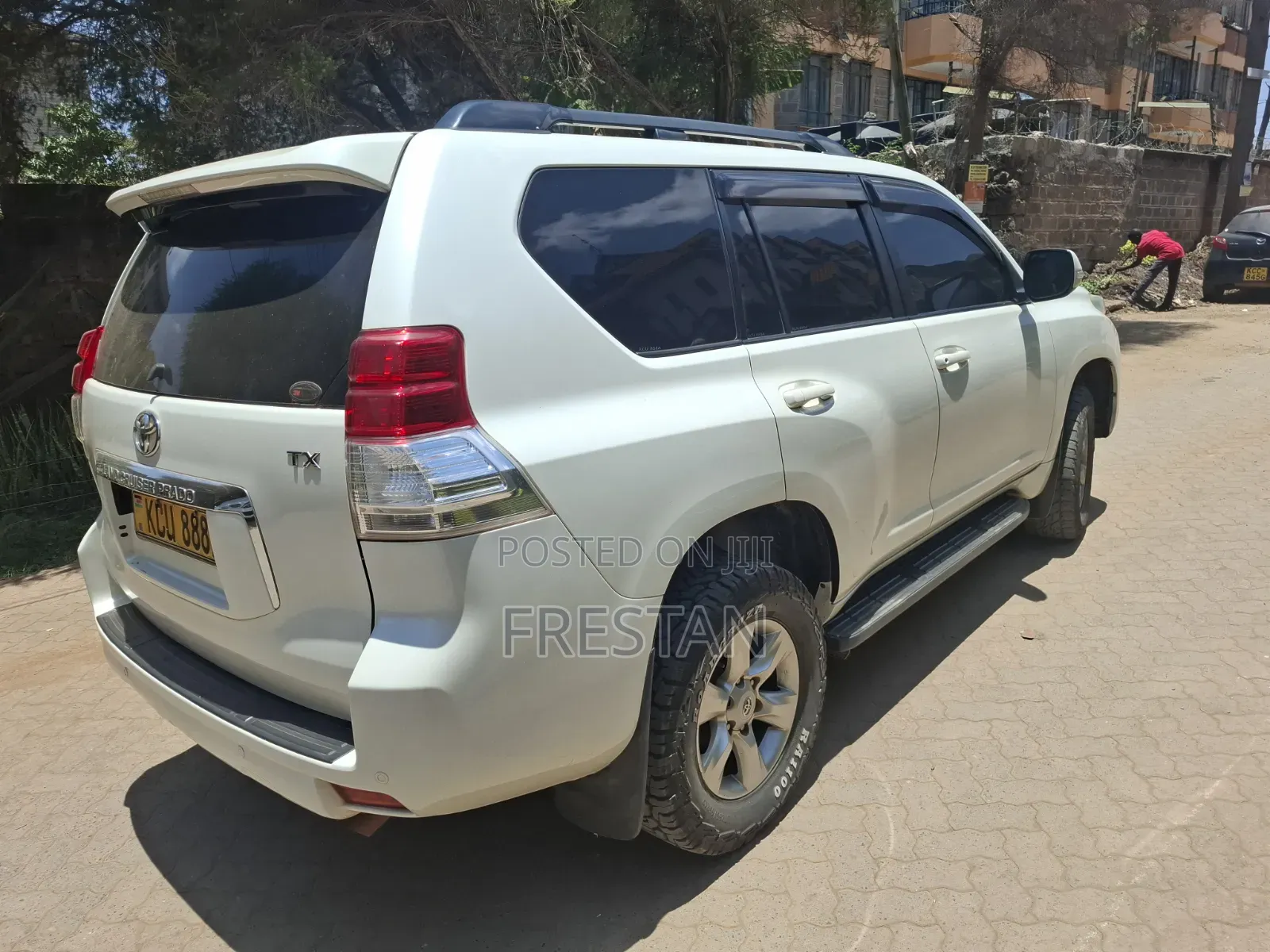 Toyota Land Cruiser Prado 2012 White