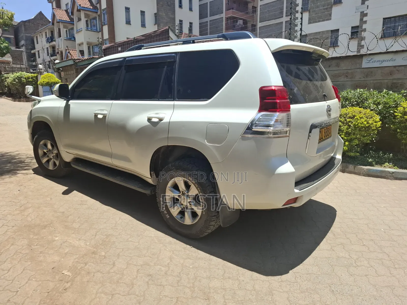 Toyota Land Cruiser Prado 2012 White