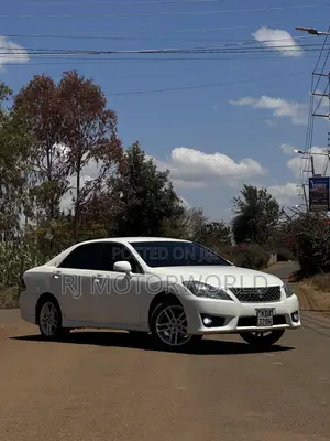 Toyota Crown 2012 White