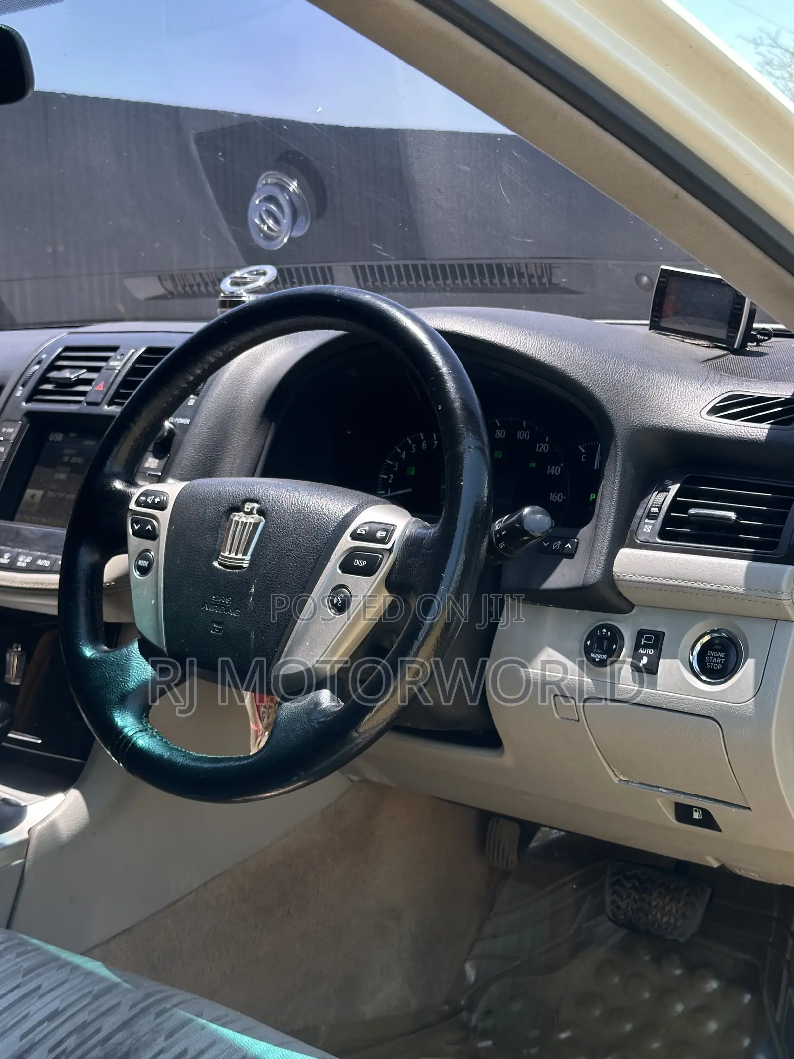 Toyota Crown 2012 White
