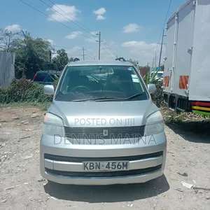 Toyota Voxy X 2WD 8-Seater 2005 Silver