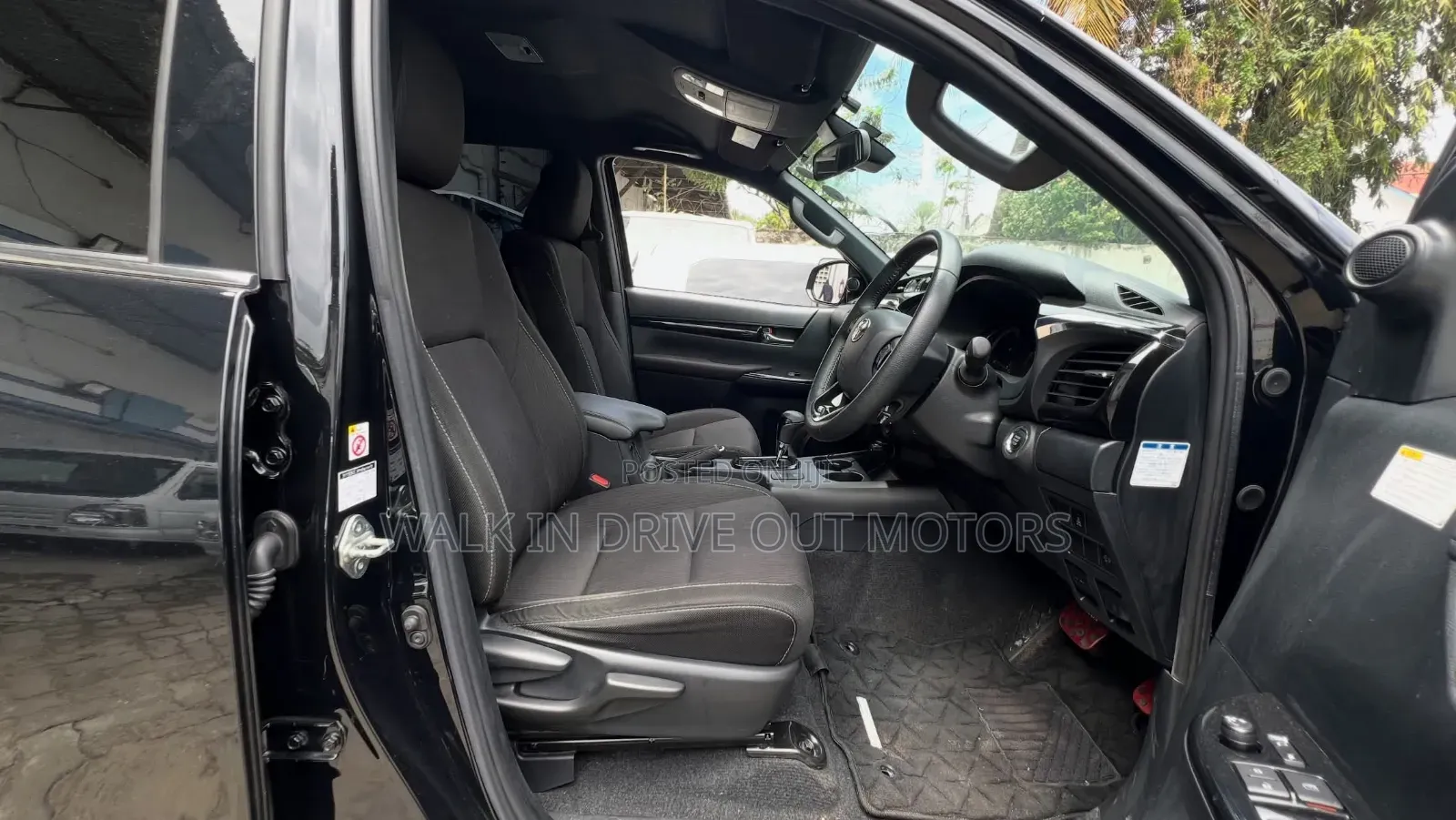 Toyota Hilux 2019 Black