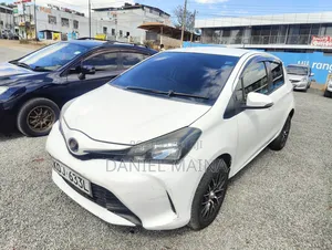 Toyota Vitz 2015 White