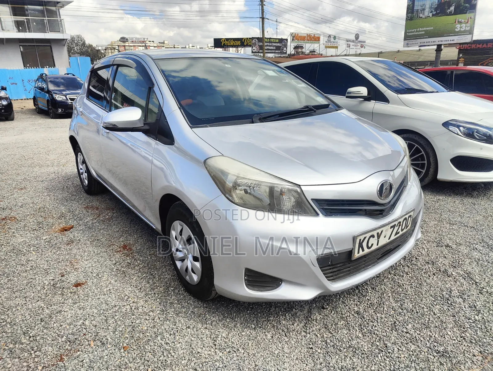 Toyota Vitz 2012 Silver