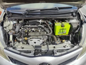 Toyota Vitz 2012 Silver