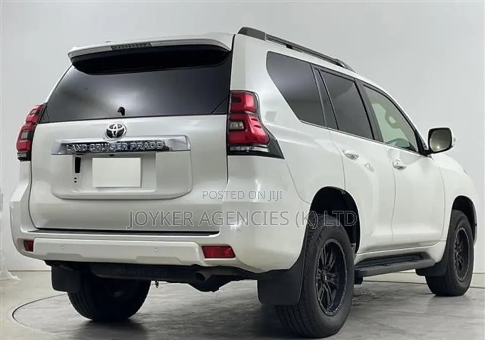 Toyota Land Cruiser Prado 2.8 2019 White