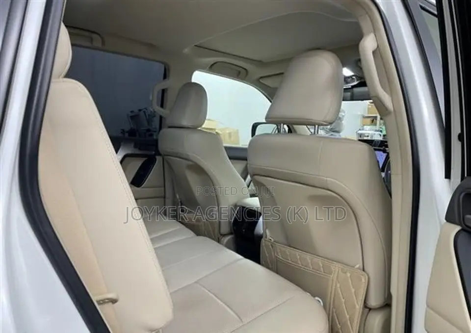 Toyota Land Cruiser Prado 2.8 2019 White
