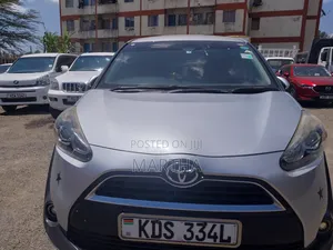 Toyota Sienta 2017 Silver