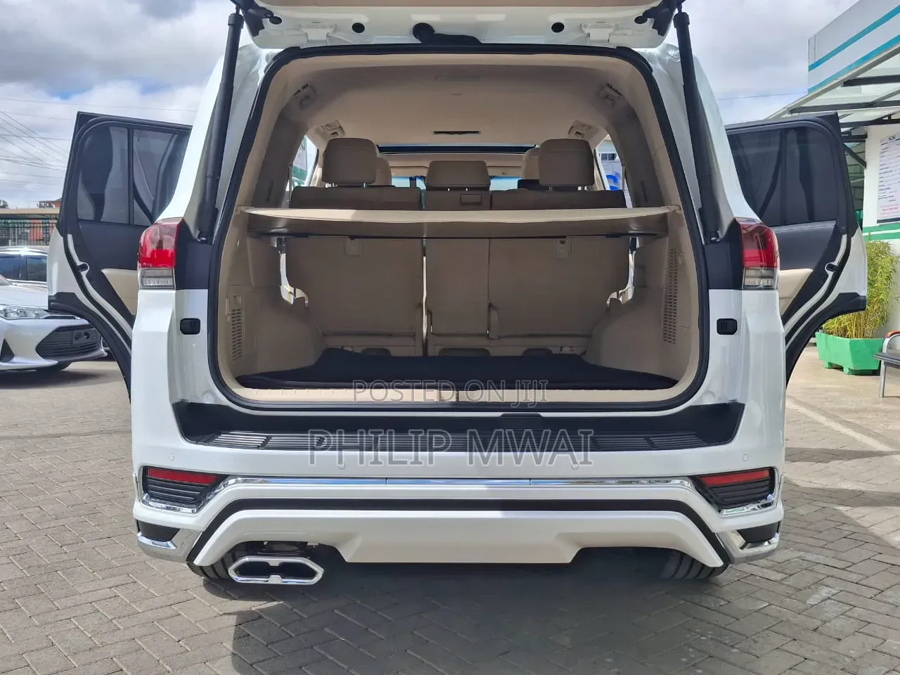 Toyota Land Cruiser 2024 White