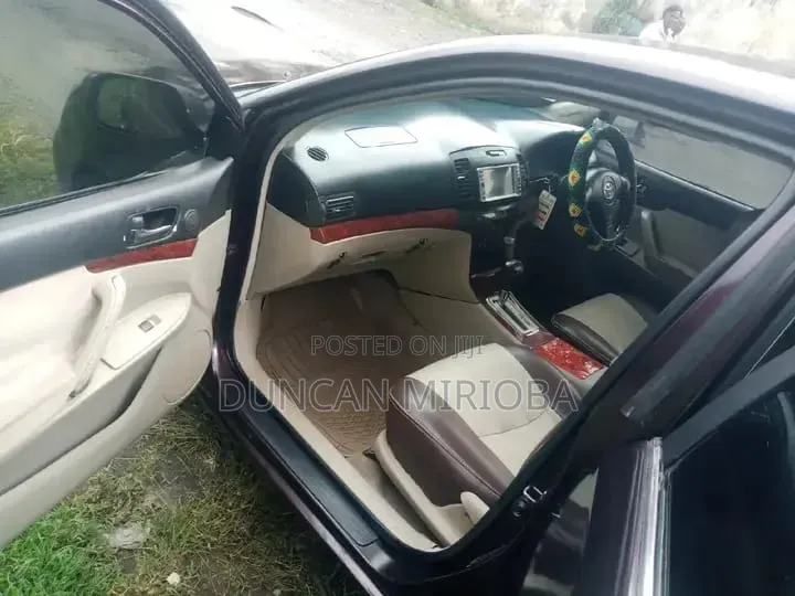 Toyota Premio 2011 Maroon
