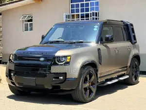 Land Rover Defender 2022