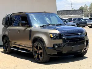 Land Rover Defender 2022