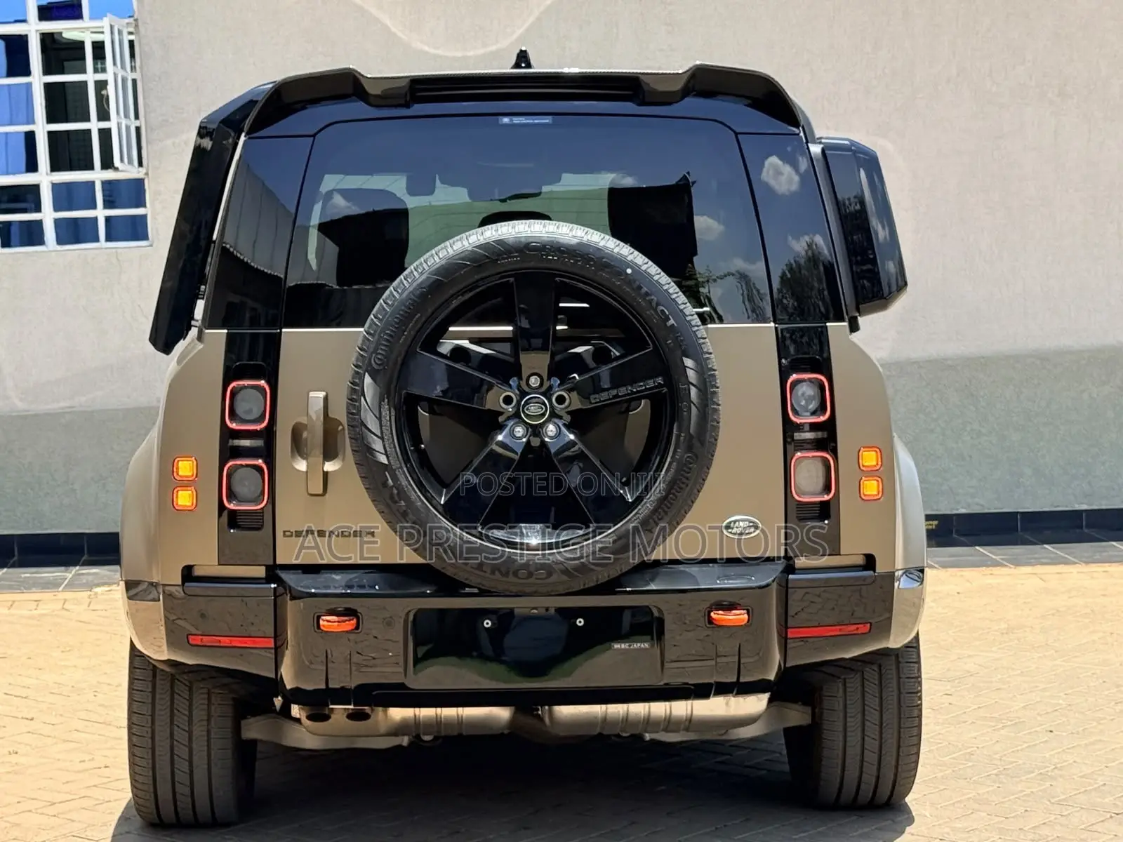 Land Rover Defender 2022