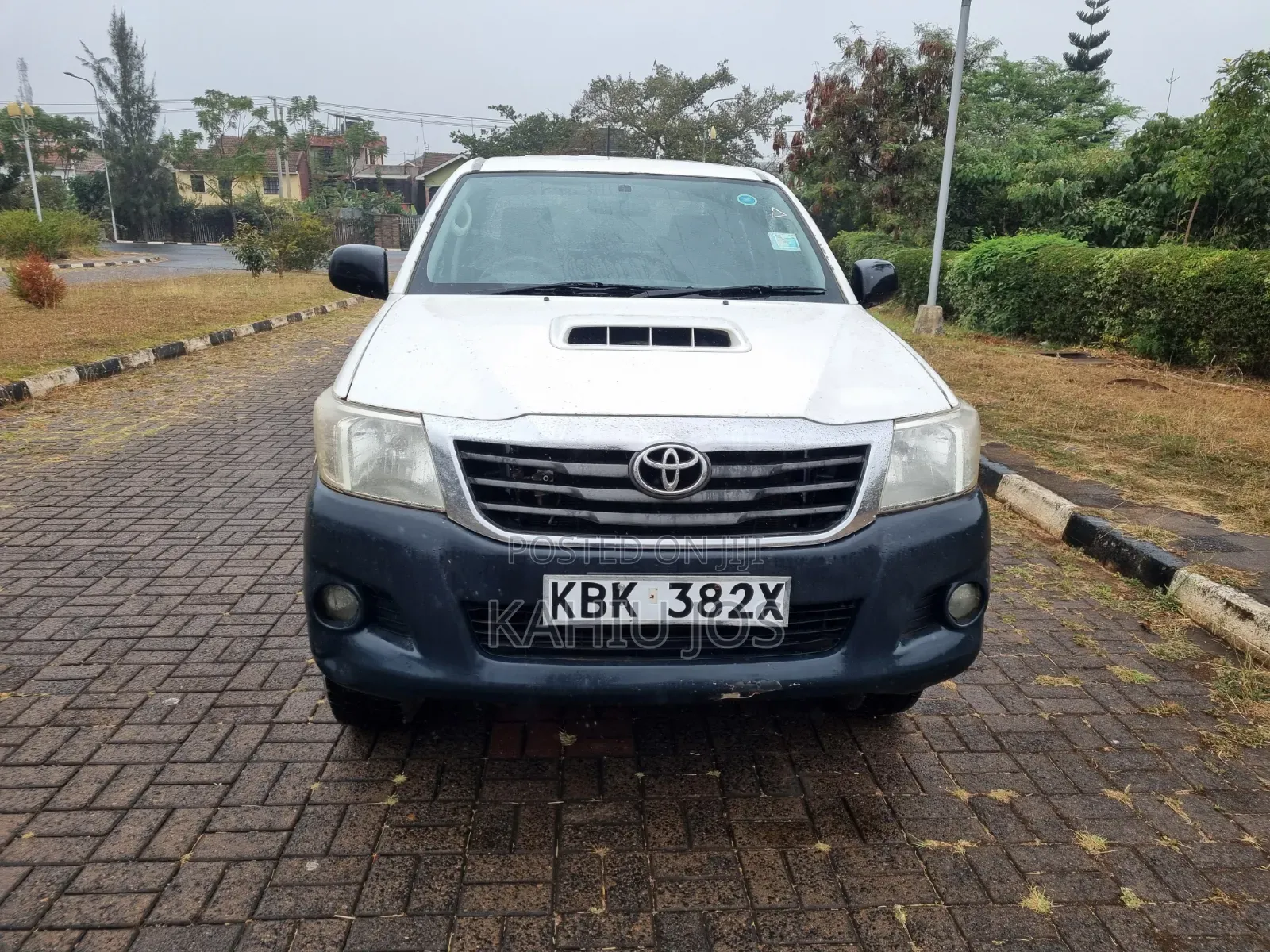 Toyota Hilux 2010 White