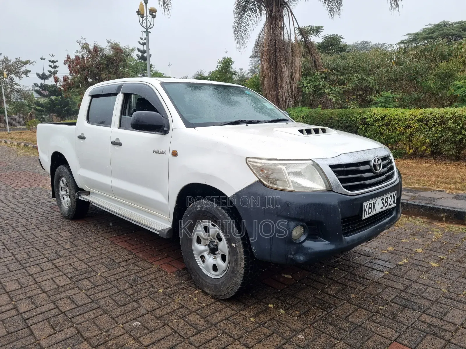 Toyota Hilux 2010 White